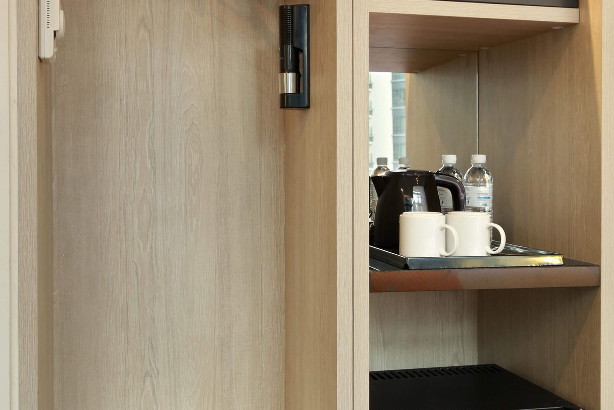 HOLIDAY INN EXPRESS - 12