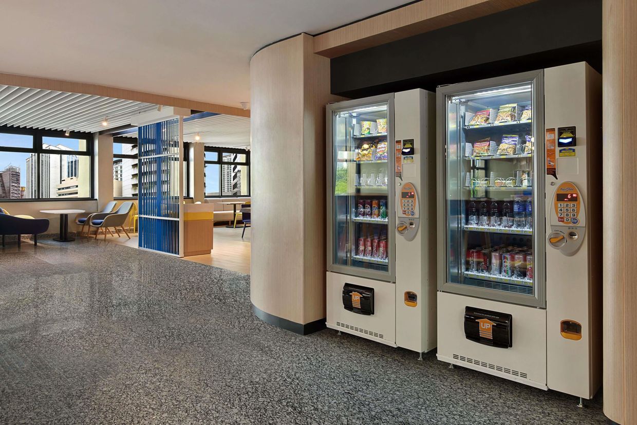 HOLIDAY INN EXPRESS - 31