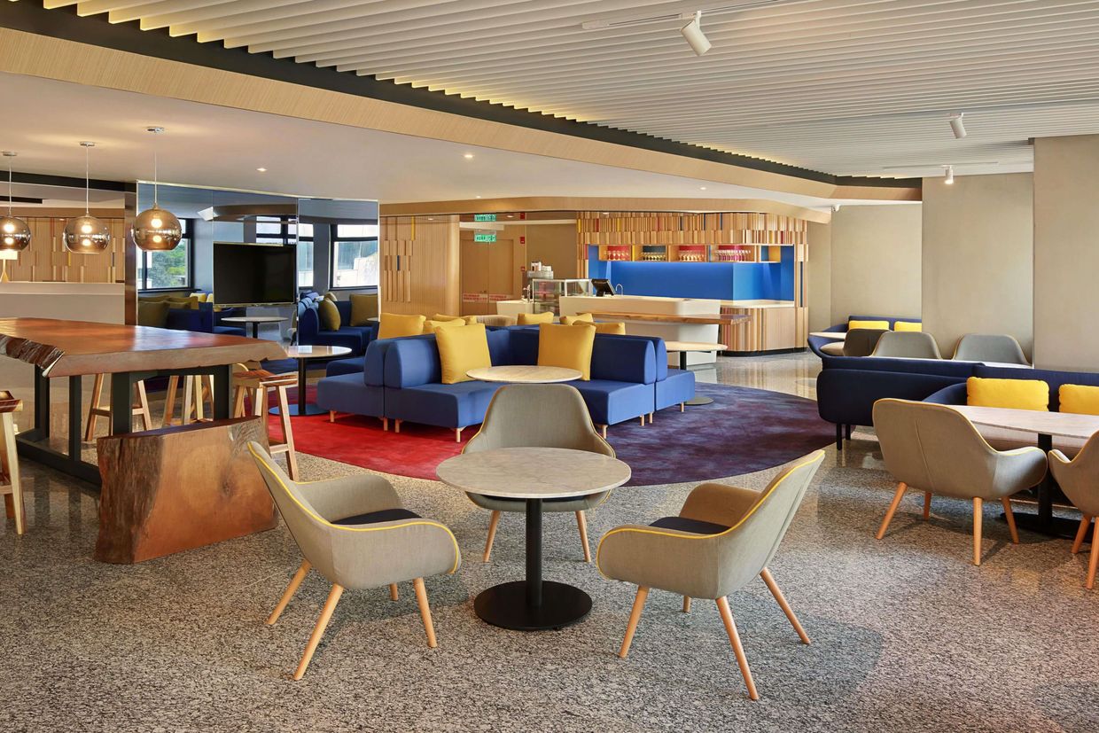 HOLIDAY INN EXPRESS - 35