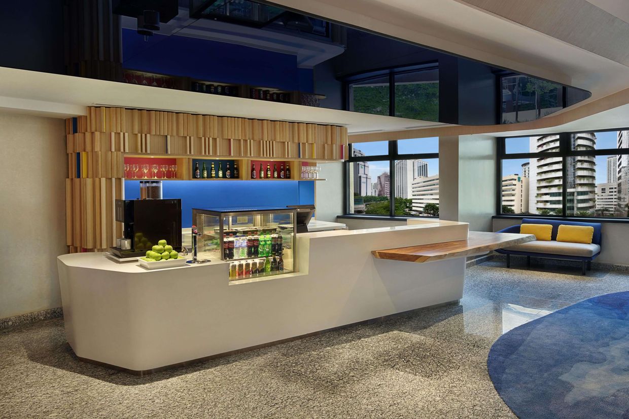 HOLIDAY INN EXPRESS - 8