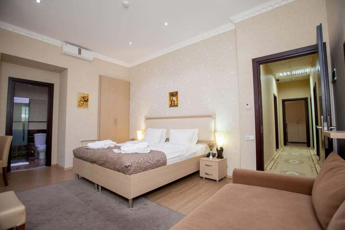 RUSTAVELI PALACE - 12