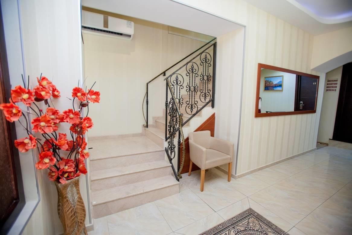 RUSTAVELI PALACE - 17