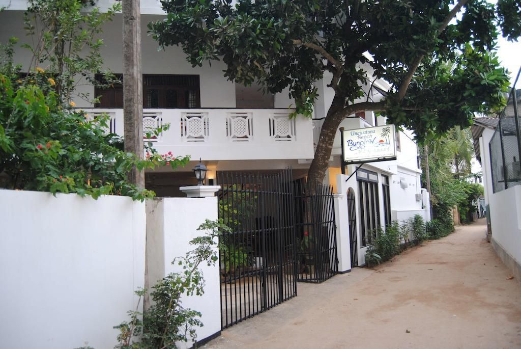 UNAWATUNA BEACH BUNGALOW - 3