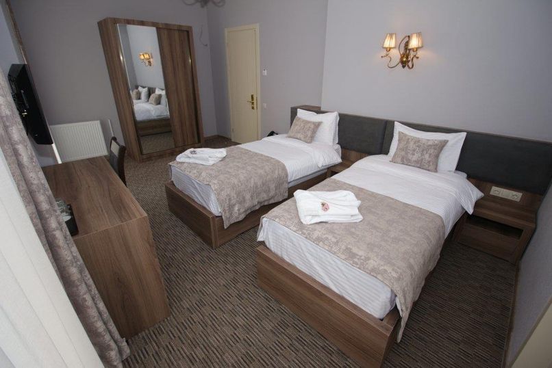 PUSHKINI HOTEL TBILISI - 4
