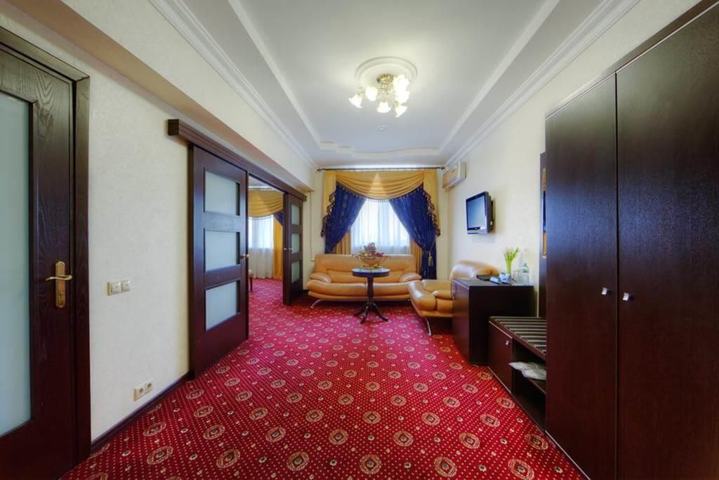 MOSCOW HOLIDAY HOTEL - 17