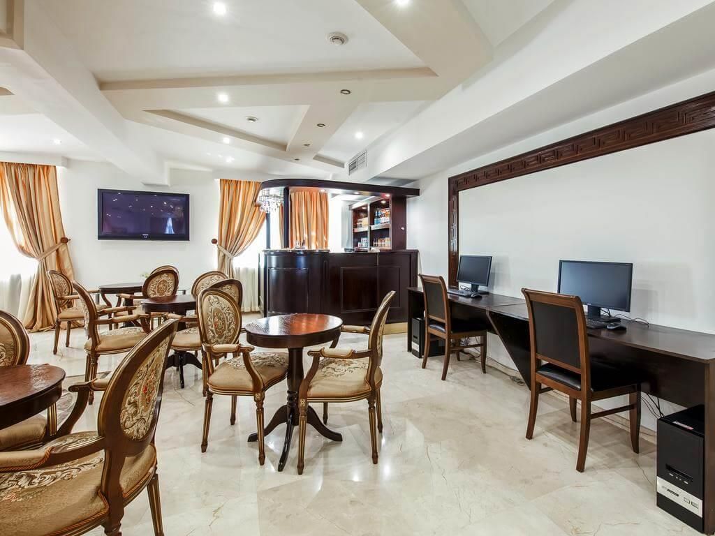 MOSCOW HOLIDAY HOTEL - 19