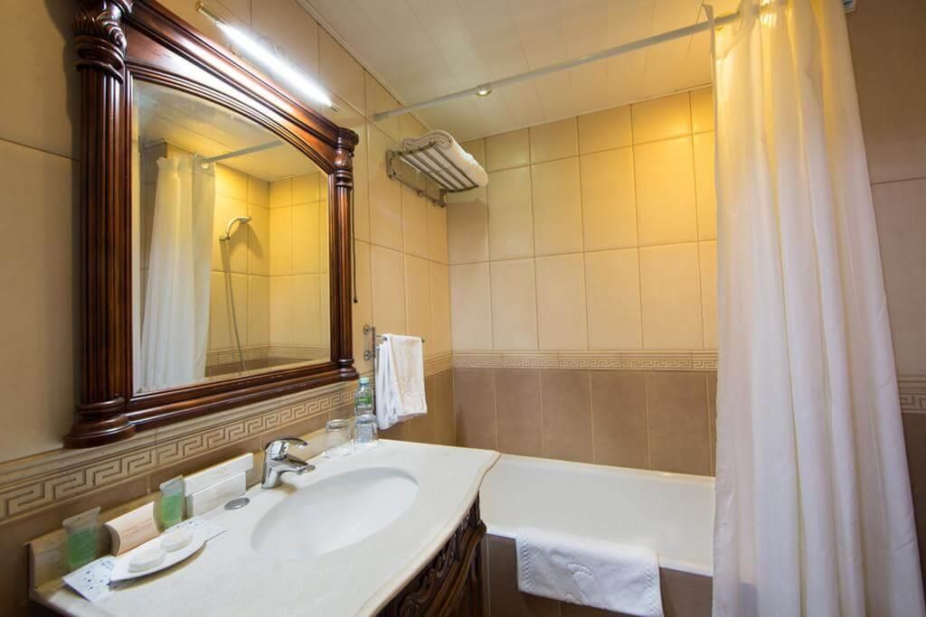 MOSCOW HOLIDAY HOTEL - 4