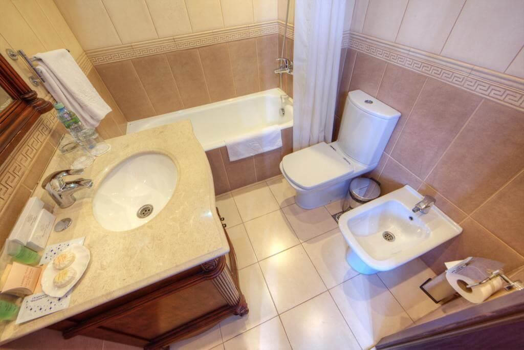 MOSCOW HOLIDAY HOTEL - 8