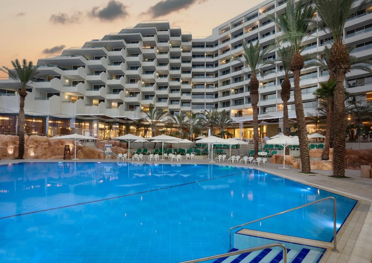 CROWNE PLAZA - 1