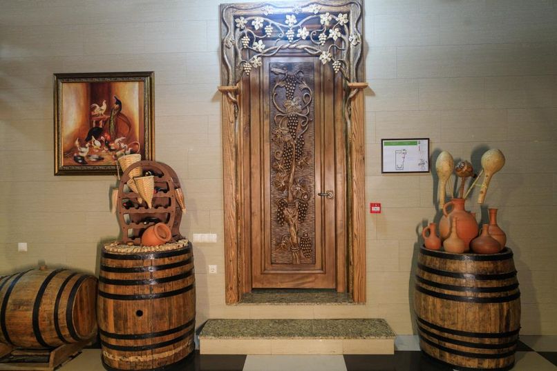 WINE PALACE - 6