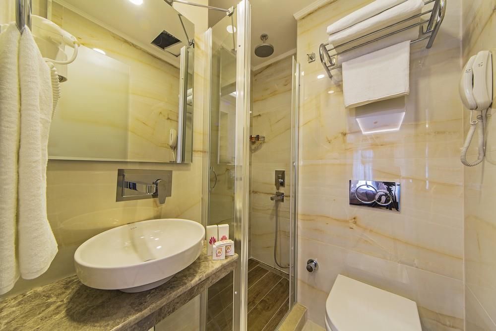 Grand Naki Hotel - 4