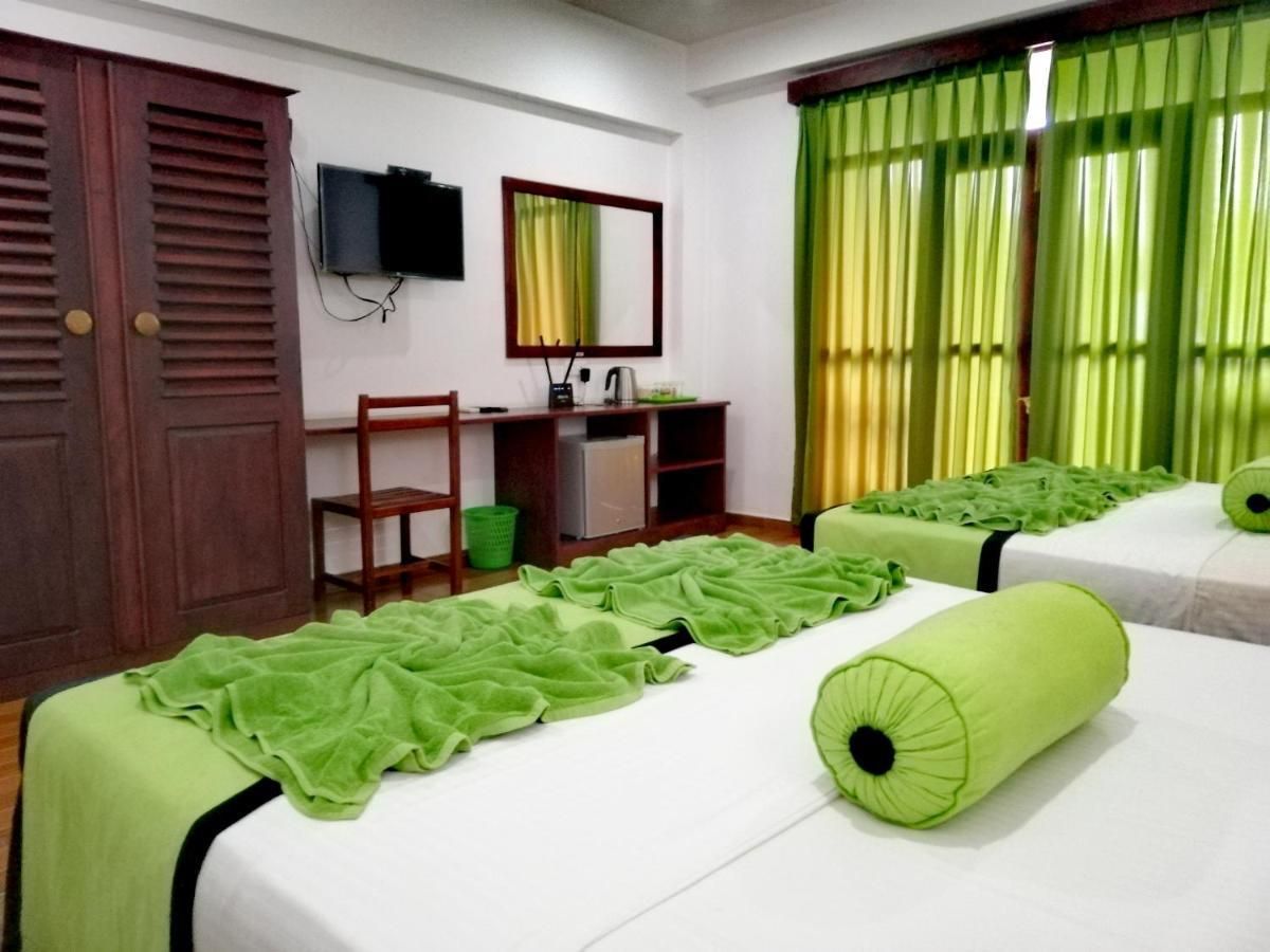 SERENADE BEACH HOTEL - 4