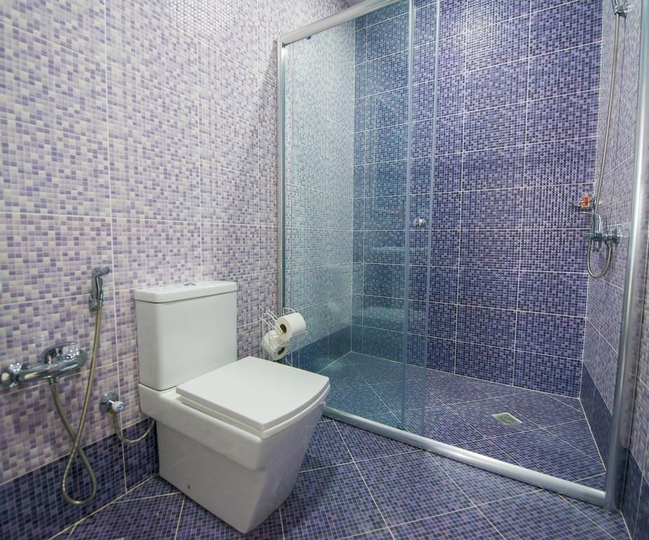 TWO SEASONS BOUTIQUE - 18