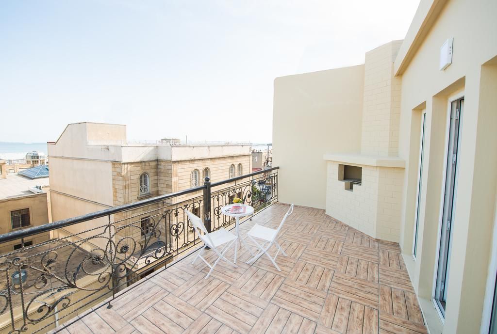 TWO SEASONS BOUTIQUE - 6