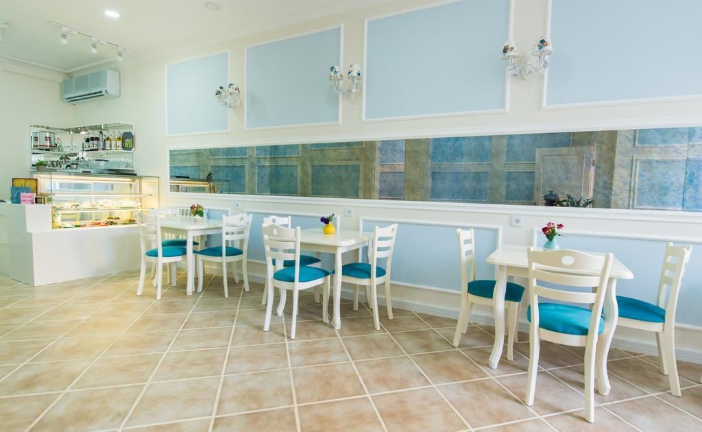 TWO SEASONS BOUTIQUE - 8