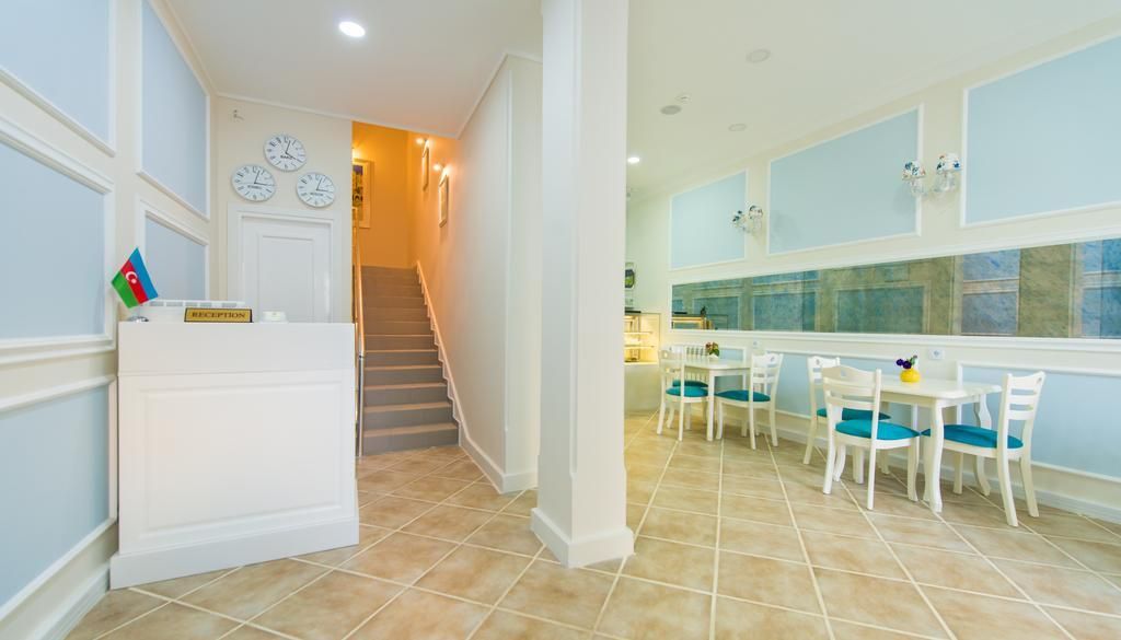 TWO SEASONS BOUTIQUE - 10