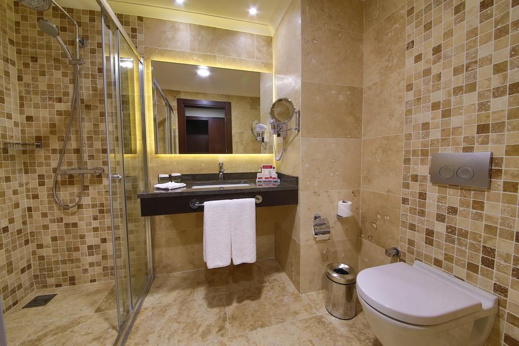 Ramada Hotel & Suites by Wyndham Istanbul Merter - 11