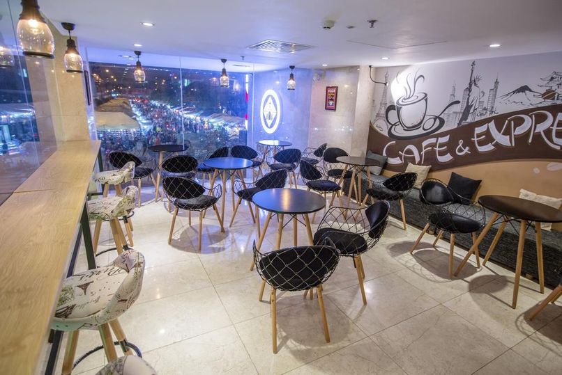 AVANTI BOUTIQUE HOTEL - 3