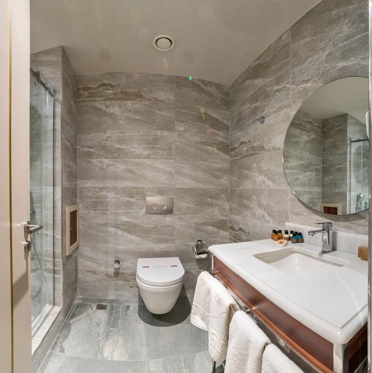 Golden Royal Hotel - 4