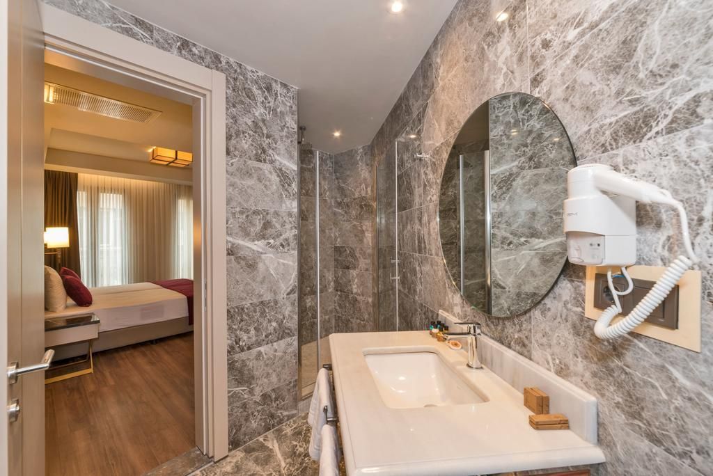 Golden Royal Hotel - 6