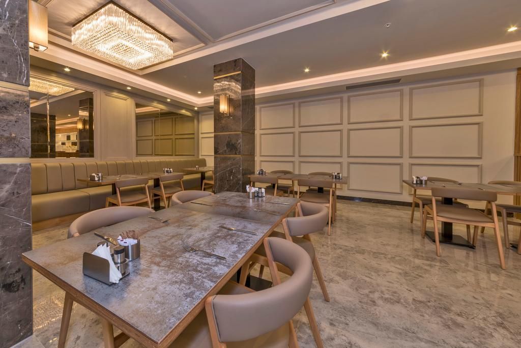 Golden Royal Hotel - 7