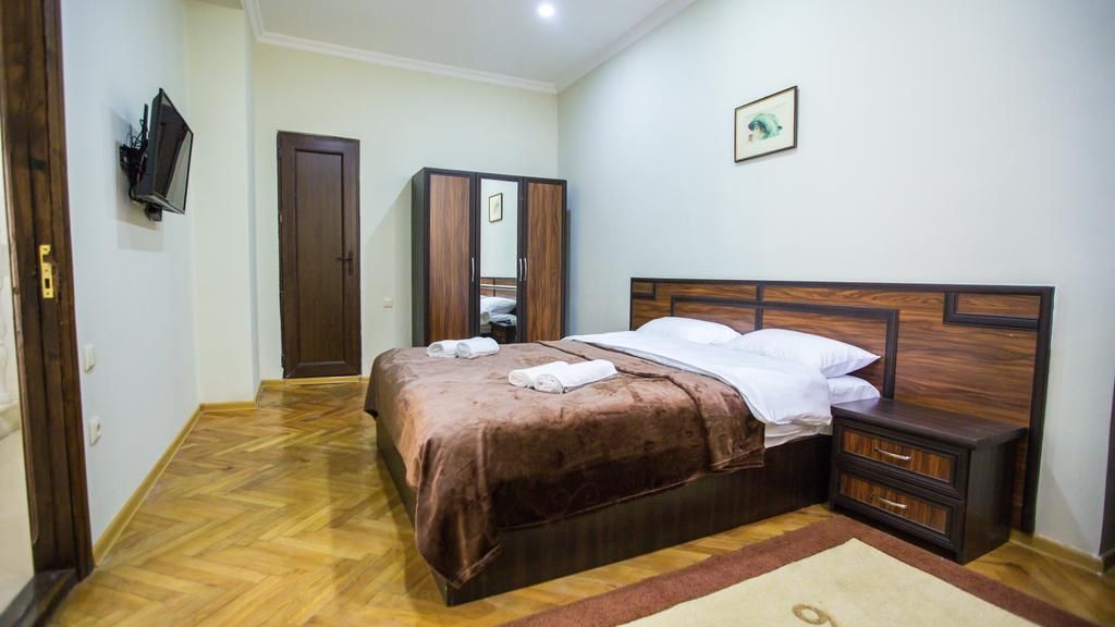 CATTALEAY HOTEL BATUMI - 2