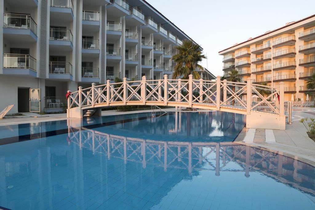 Ramada Hotel And Suites by Wyndham - 13