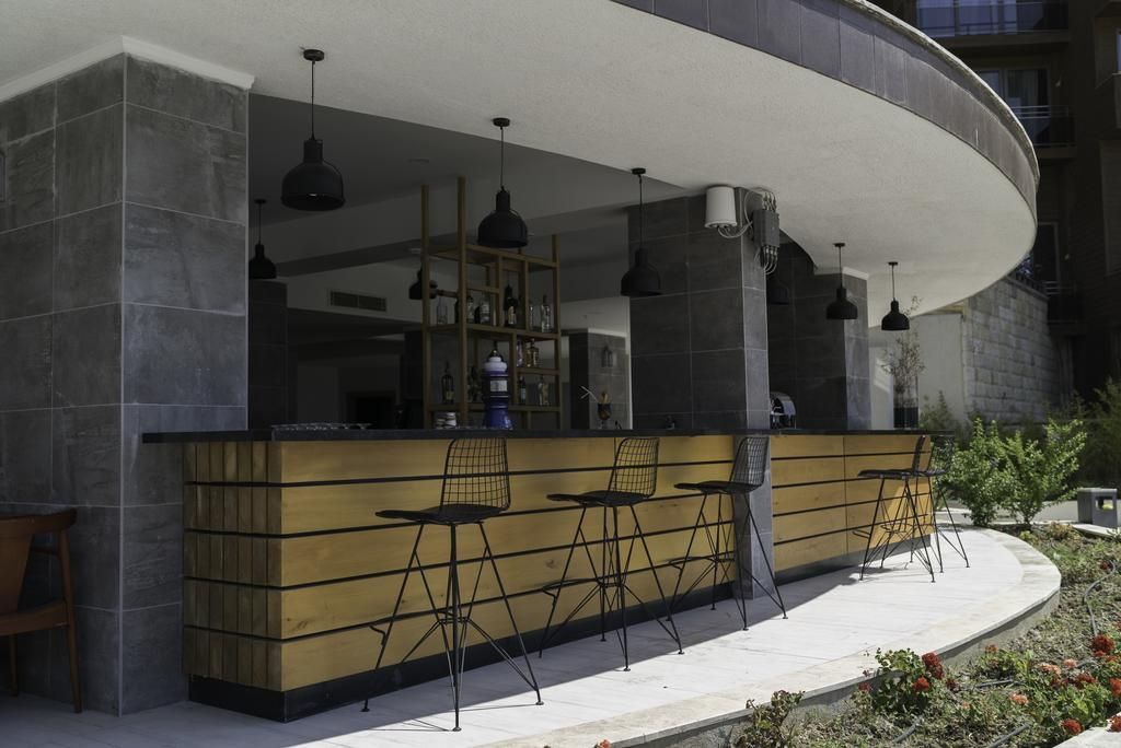 Ramada Hotel And Suites by Wyndham - 16