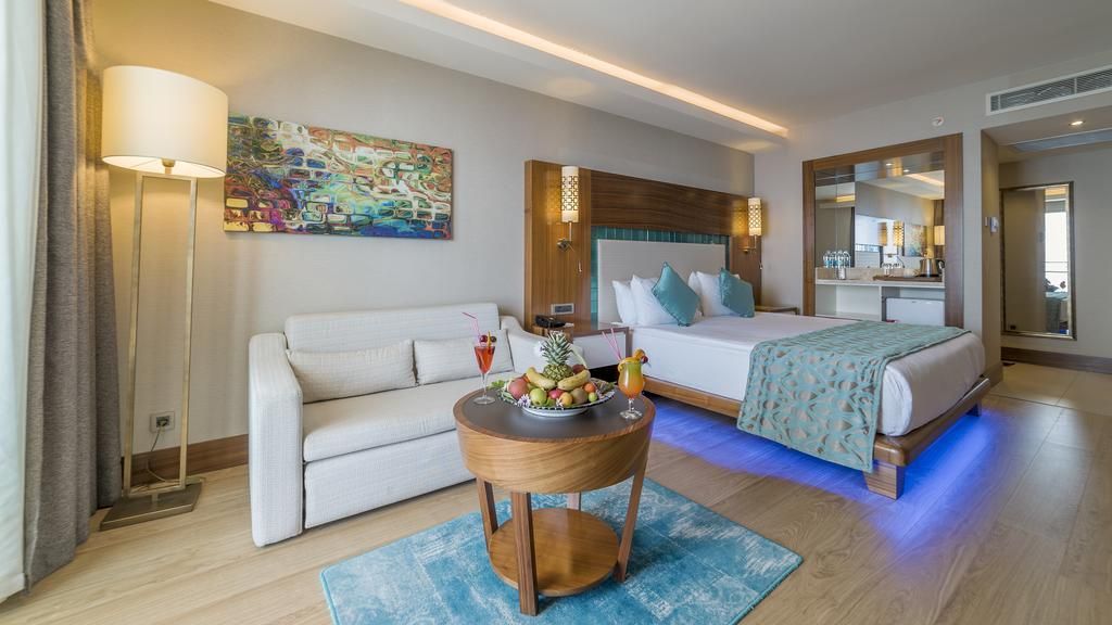 Ramada Hotel And Suites by Wyndham - 18