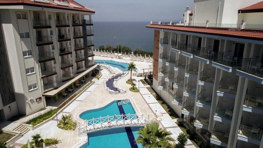 Ramada Hotel And Suites by Wyndham - 26