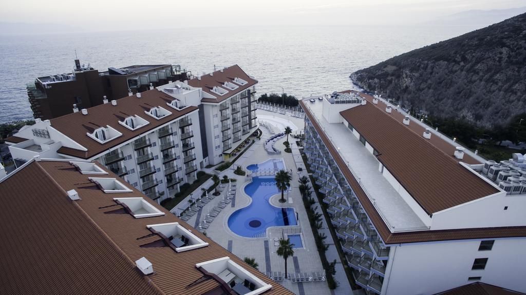 Ramada Hotel And Suites by Wyndham - 4