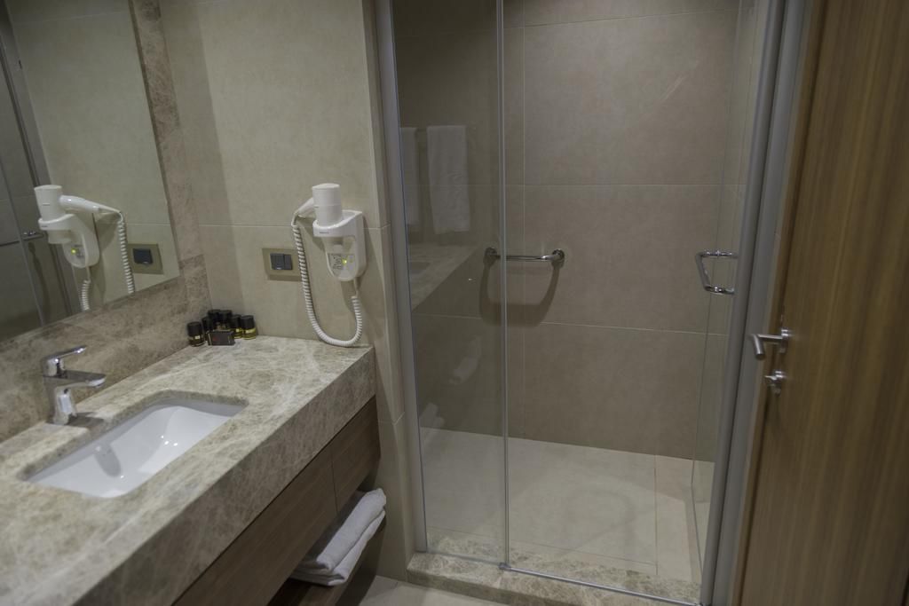 Ramada Hotel And Suites by Wyndham - 6