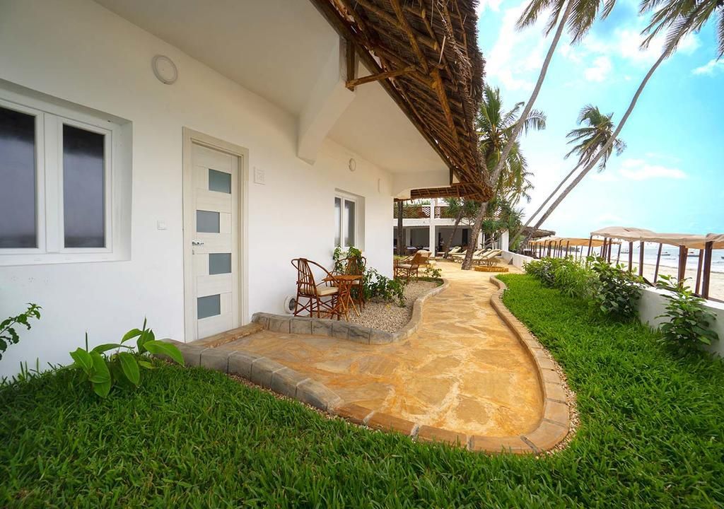 AHG DREAMS BAY BEACH HOTEL - 9