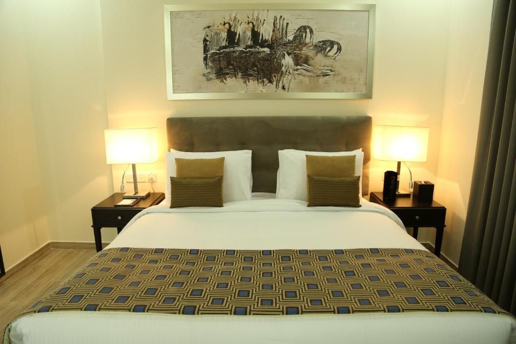 THE UPTOWN HOTEL - 3