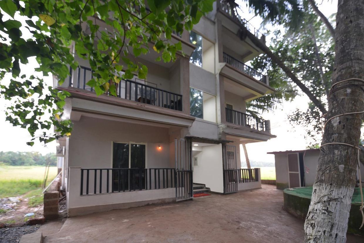 SHIVAM BNB MANDREM - 18