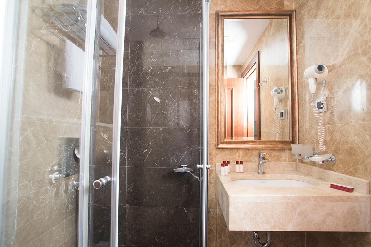 Crestium Taksim Prive & Spa Hotel - 7