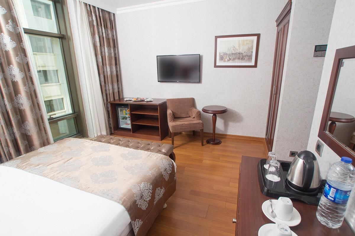 Crestium Taksim Prive & Spa Hotel - 8