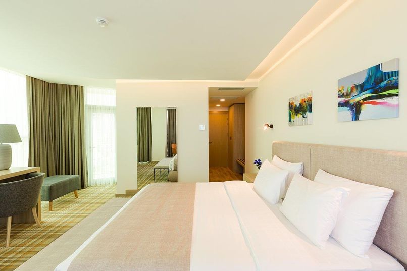 BEST WESTERN PREMIER - 5