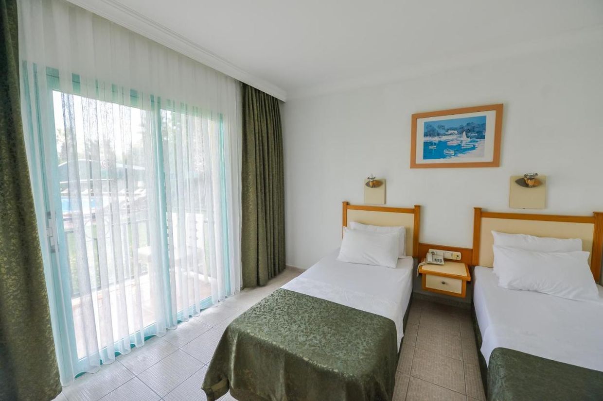 Rebin Beach Hotel - 3