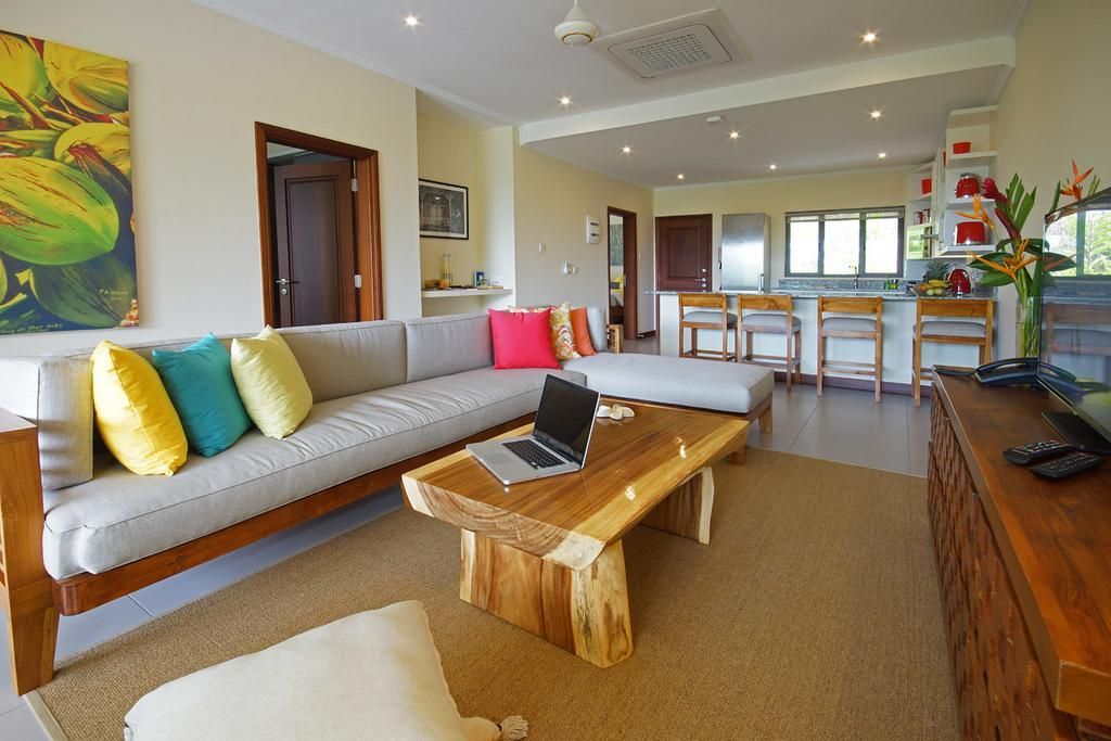 EDEN HILLS RESIDENCE - 10