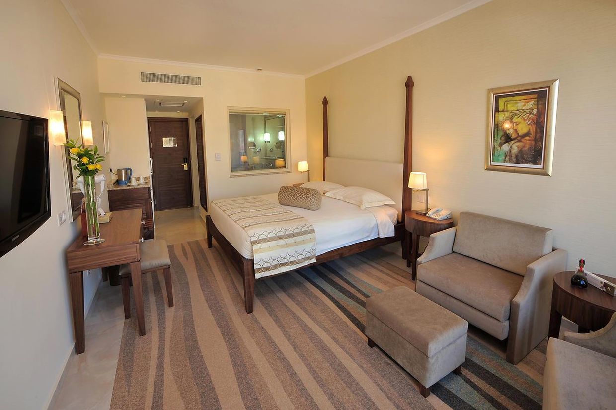 ALEXANDER THE GREAT BEACH HOTEL - 7