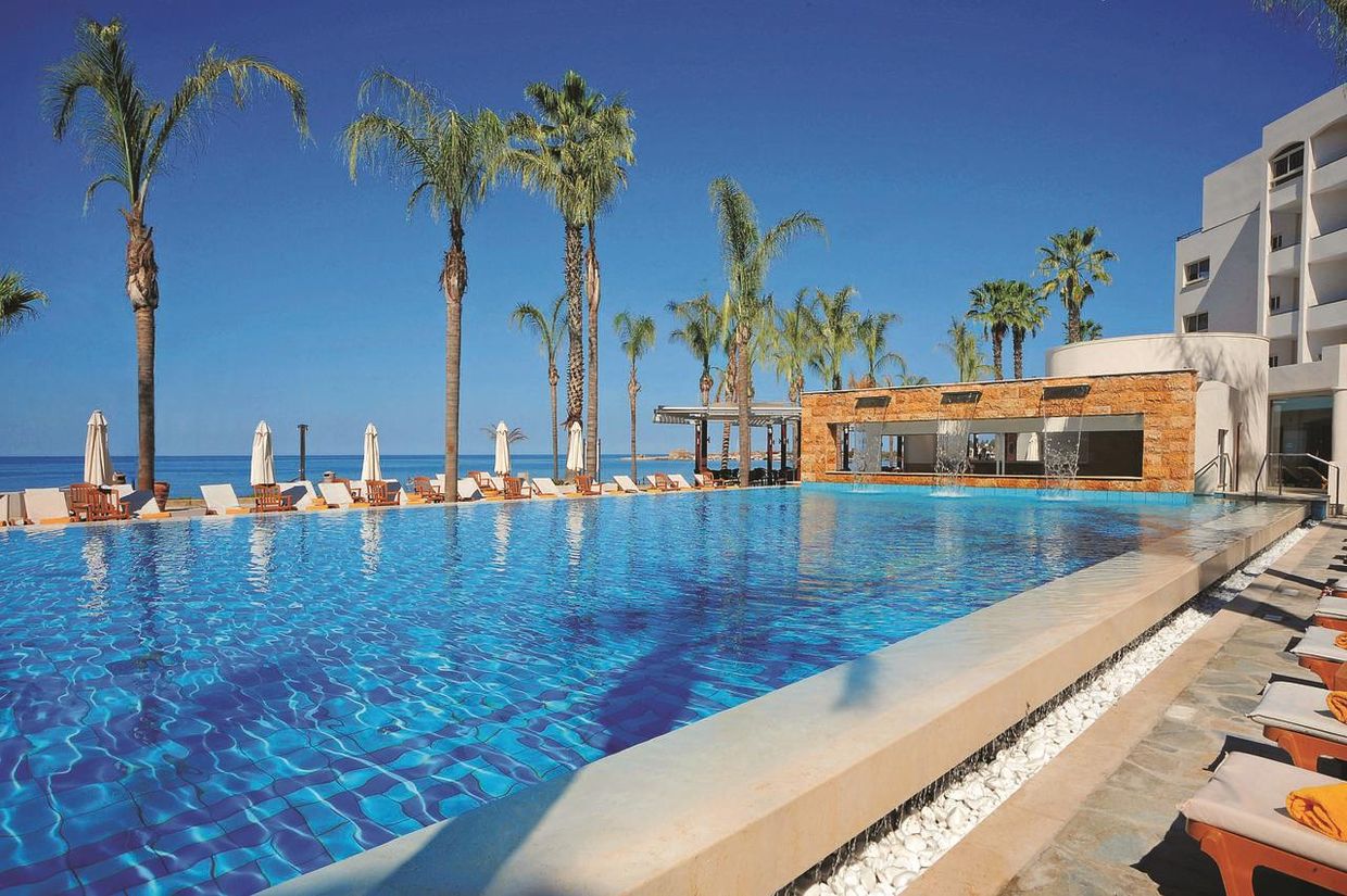 ALEXANDER THE GREAT BEACH HOTEL - 8