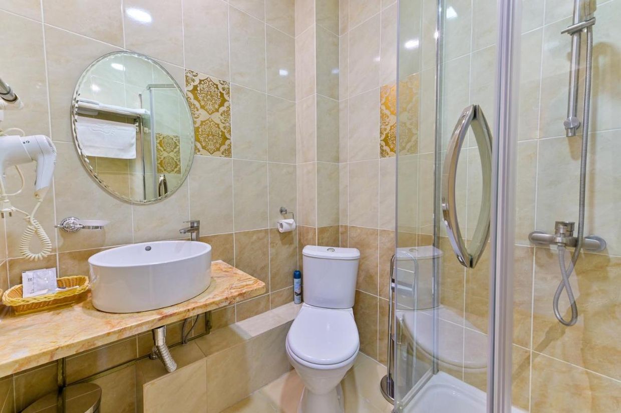 GREENWICH HOTEL - 16