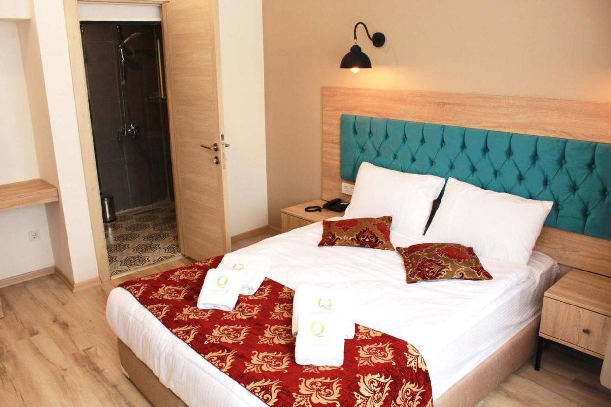 The Laila Hotel    - 4