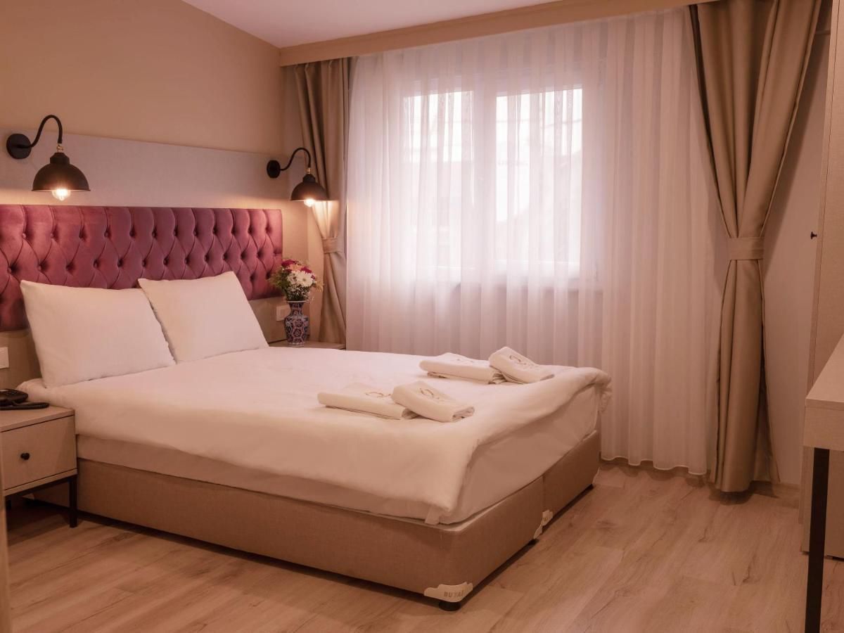 The Lola Hotel   - 19