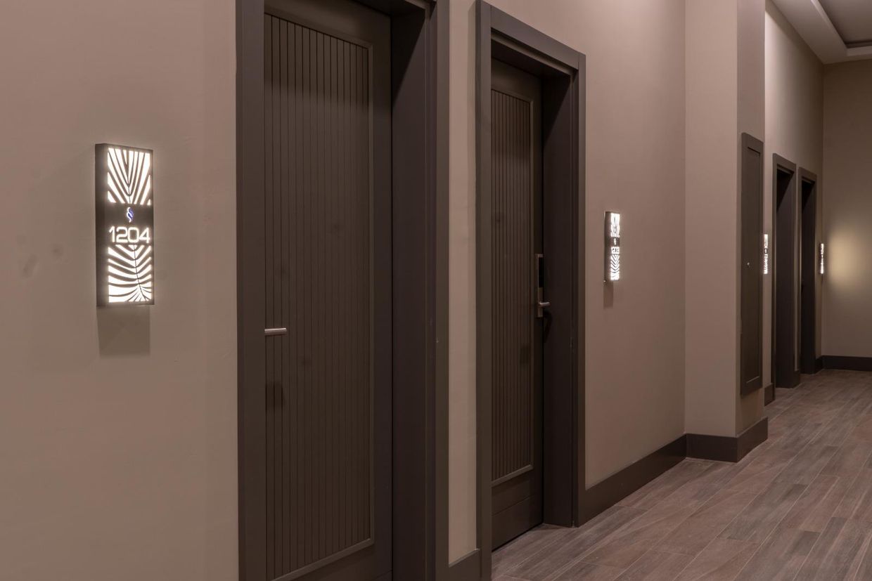 Side Square Hotel (only adults 16+) - 16