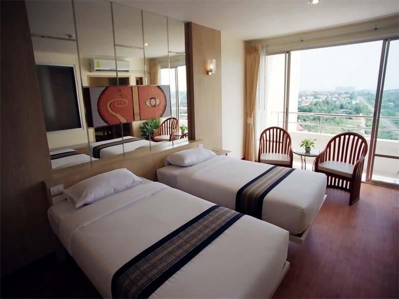 EASTERN GRAND PALACE - 12