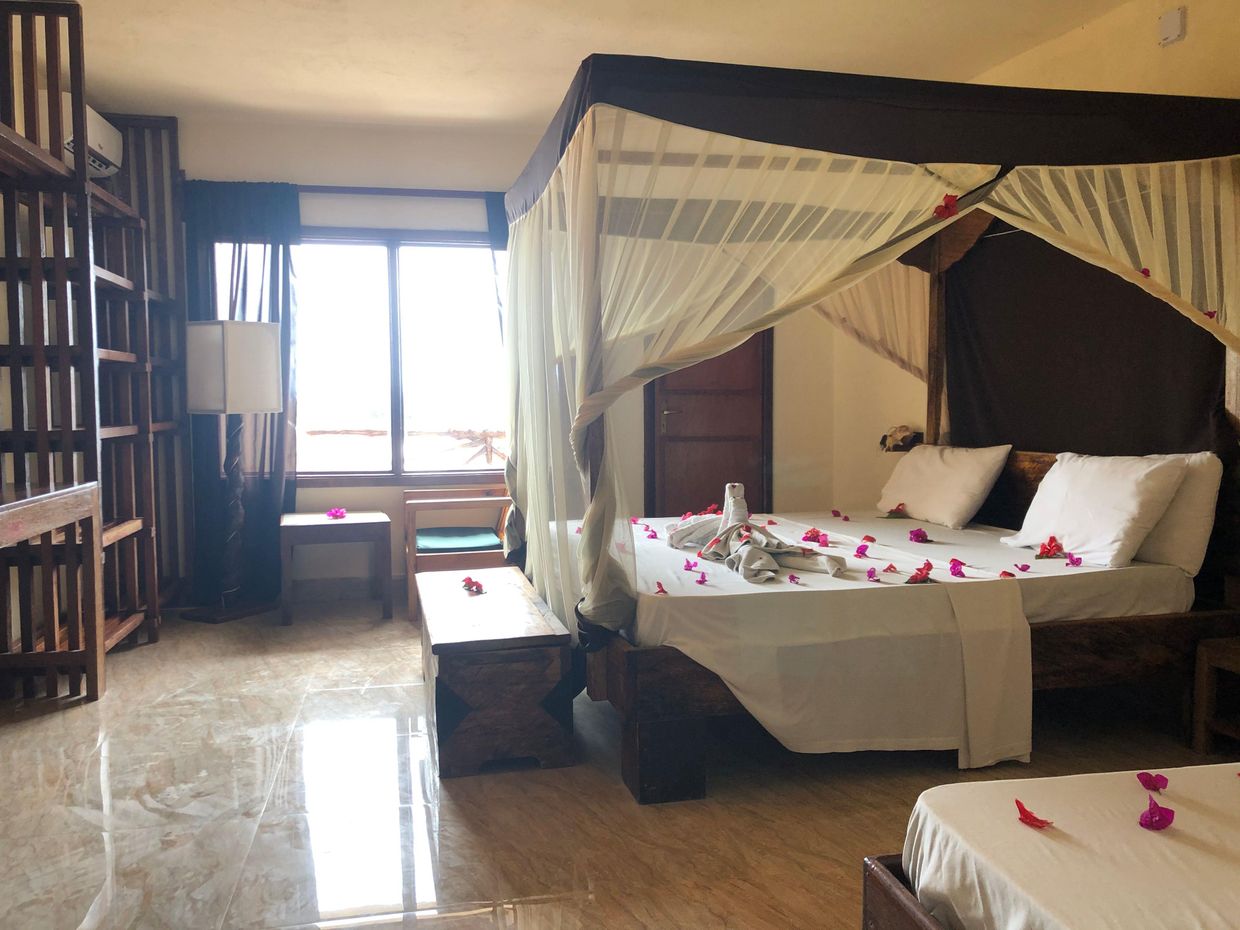 PALUMBO WAVES RESORT - 12