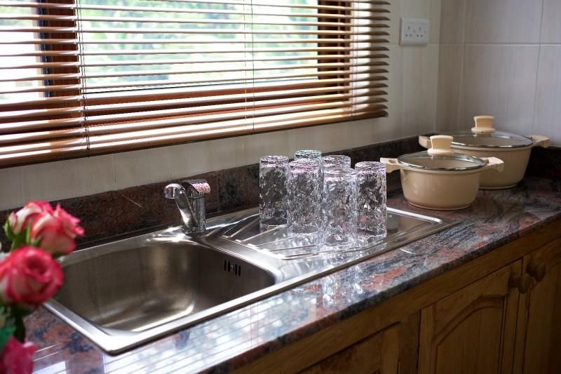 STONE SELF CATERING - 10