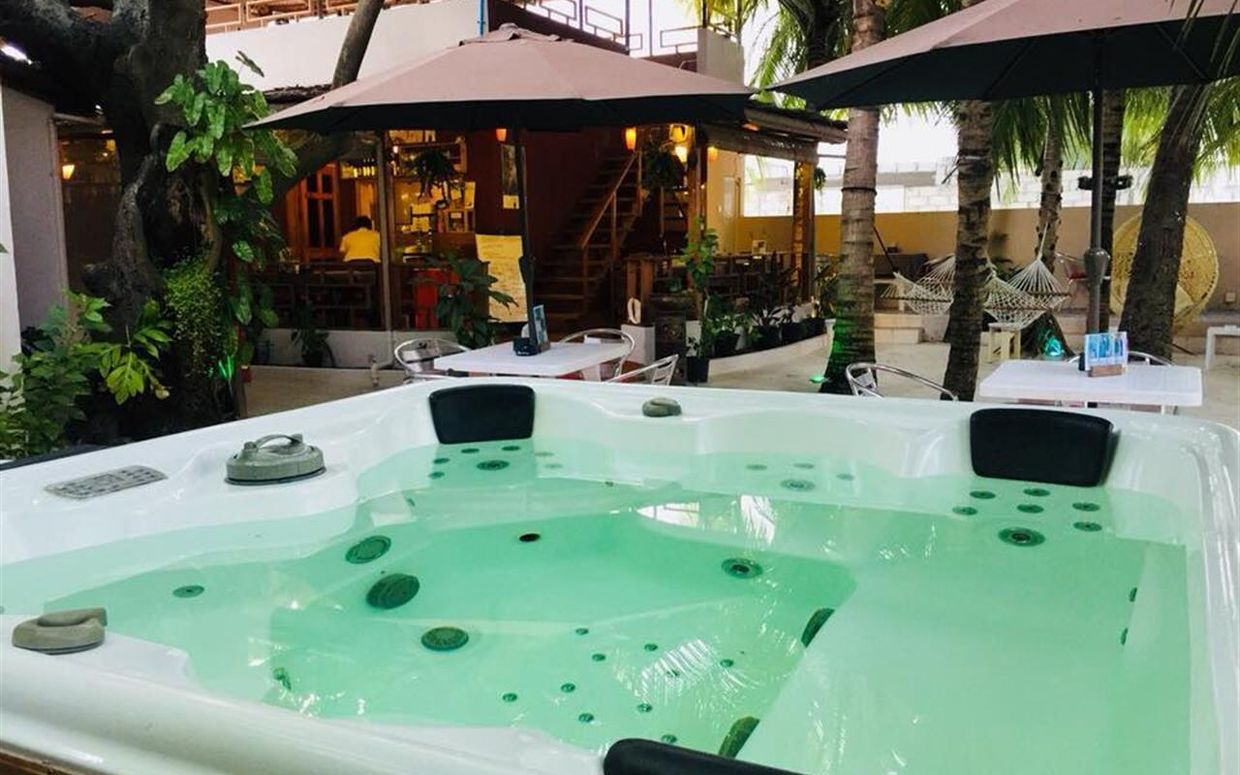 STINGRAY BEACH INN - 2